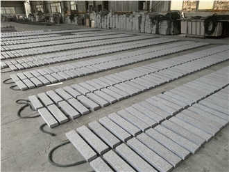 Porphyry Paving Stone Exhibiting Anti - Slip Surface