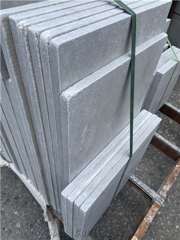 Tumbled Light Color Limestone  Floor Tile