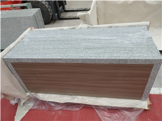 Padang Cristal Granite Slabs: Elegant White With Gray Veins