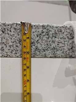 Padang Cristal Granite Slabs: Elegant White With Gray Veins
