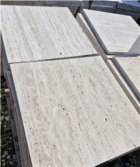 Ivory Light Travertine Vein Cut Slabs