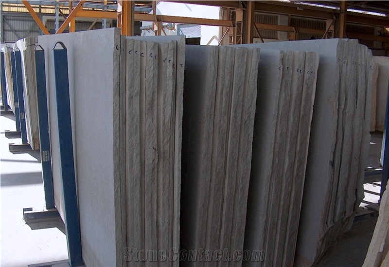 Azul Bateig Limestone Slabs