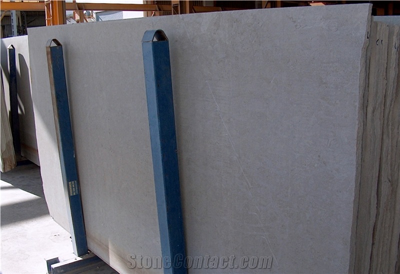 Azul Bateig Limestone Slabs