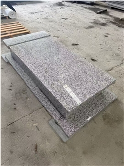 High Quality China Durable Solemn Granite Tombstone