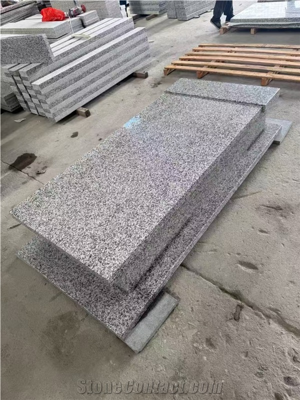 High Quality China Durable Solemn Granite Tombstone