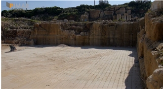 Pietra Leccese Limestone Quarry