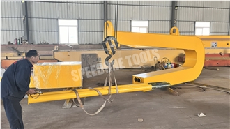 U-Shape Handler Container Spreader Lift Equipment C Model