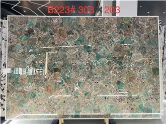 Amazonita Granite Tiles Featuring Mottled Color Clusters