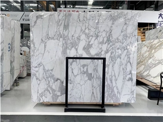 Bianco Statuario Marble Tiles Featuring Thick Gray Lines