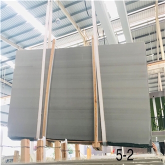 Chenille White Marble Slabs Presenting Layered Textures