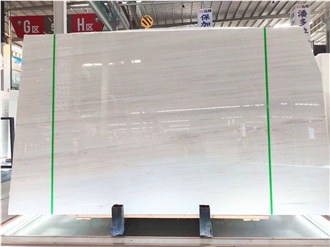 Platinum Sands Marble Slabs Presenting Natural Light