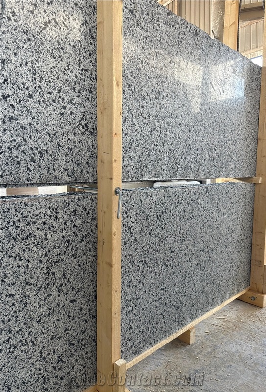 New Halayeb Granite Slabs