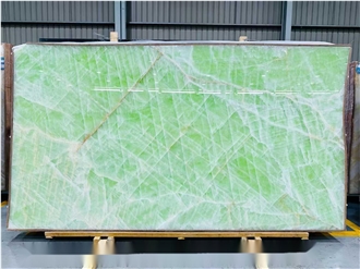 Transparent Natural Green Onyx Slabs