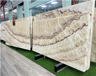 Translucent Wooden Grain Onyx Slabs For Home Decoration