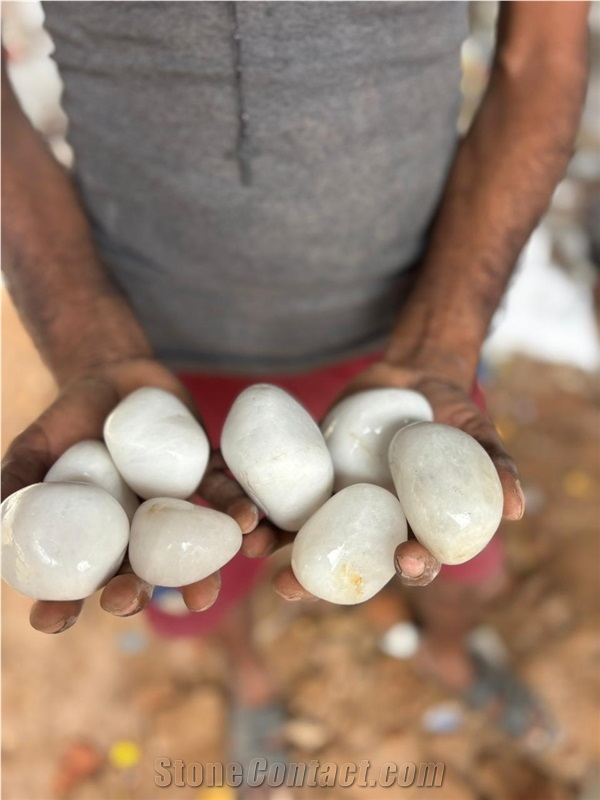 Snow White Marble Pebble Stones