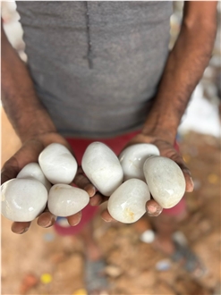 Snow White Marble Pebble Stones