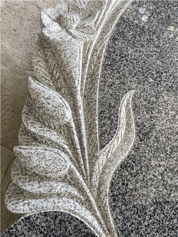 China Dark Gray Granite Headstone With Lily Flower Carving