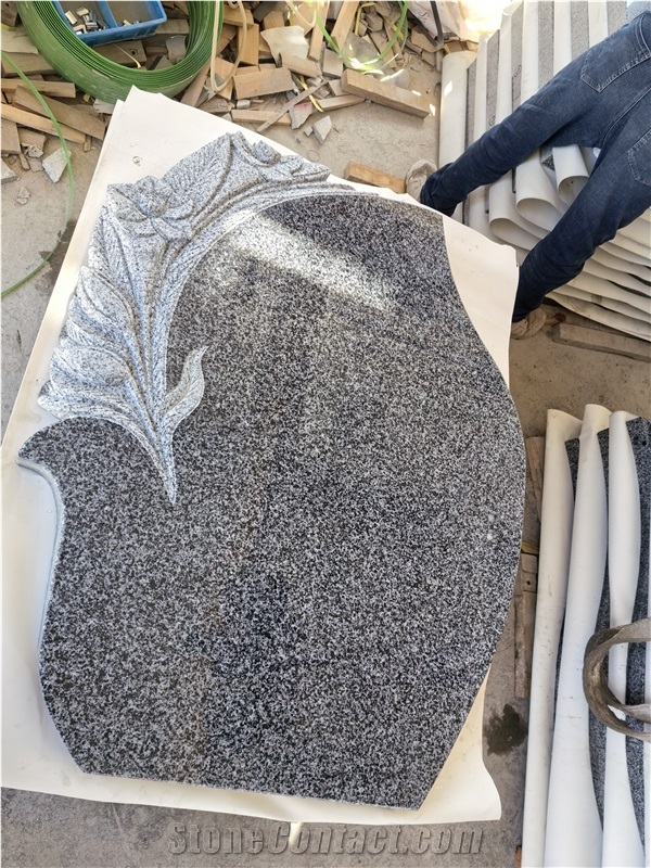 China Dark Gray Granite Headstone With Lily Flower Carving
