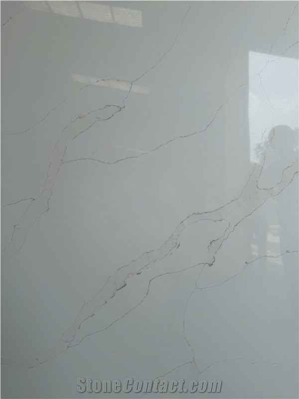 Calacatta Pluto Quartz Slabs