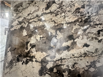 Roma Crystal Granite Slabs