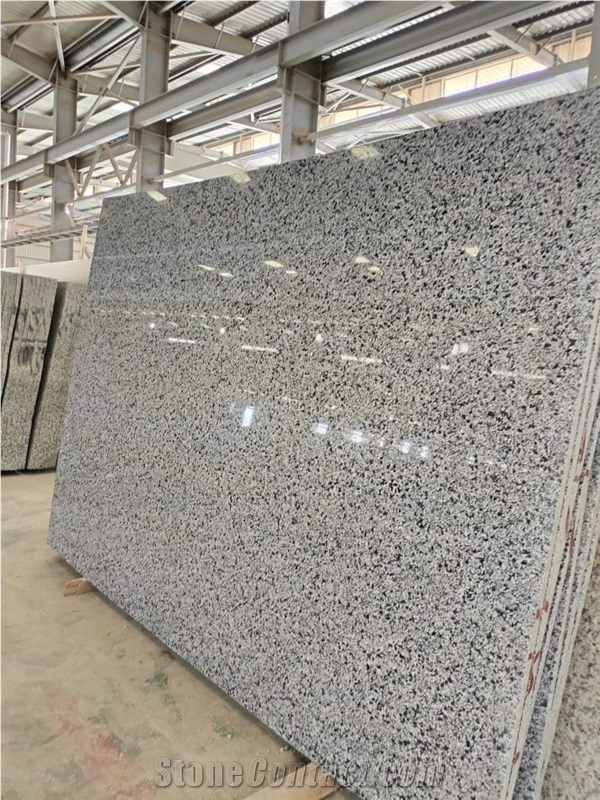 New Halayeb Granite Polished Slabs