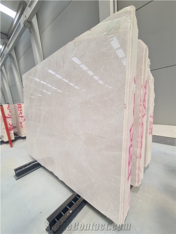 Crema Uno  Marble Slabs
