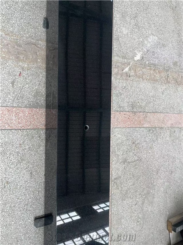 Black Granite Heart Tombstone Western Style