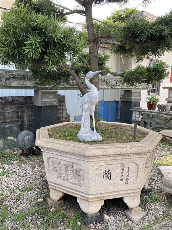G682 Granite Crane Sculpture