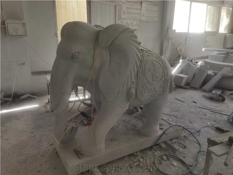 G682 Granite Crane Sculpture