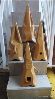 Komatsu Excavator Bucket Teeth P040TV, P050TV, P070TL, P085TL, P0120TV, P0200TL