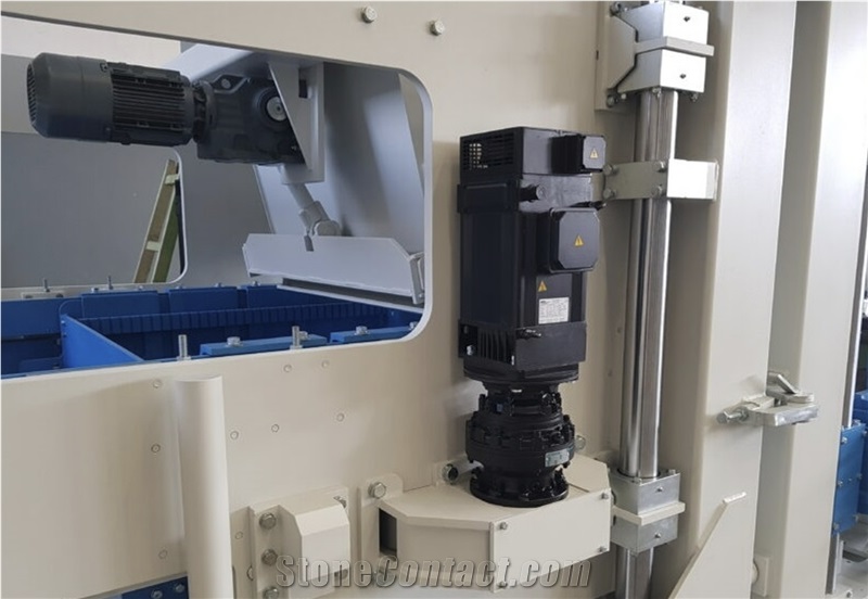 SWEDISH SUMAB R-1000 Stationary Block Making Machine