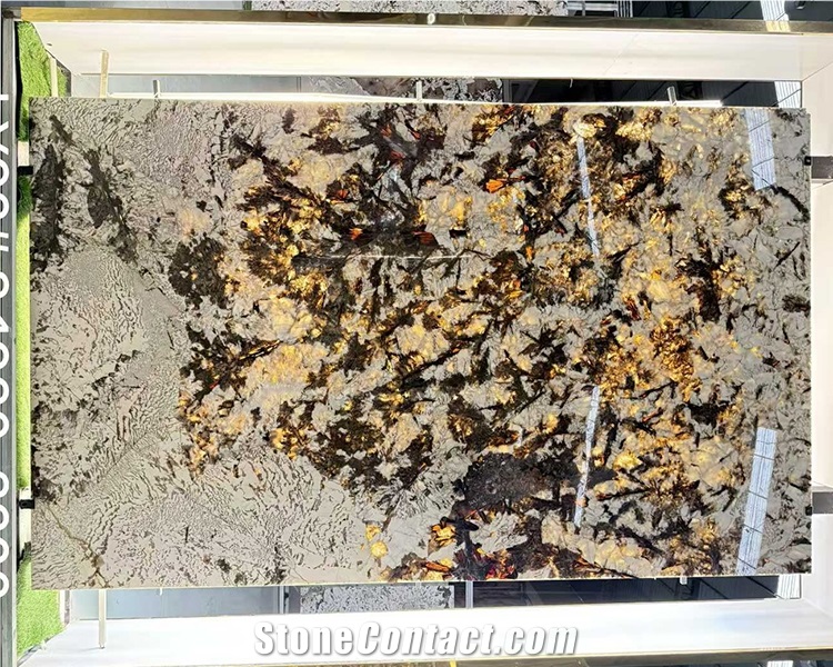 Splendor White Granite Polished Slabs