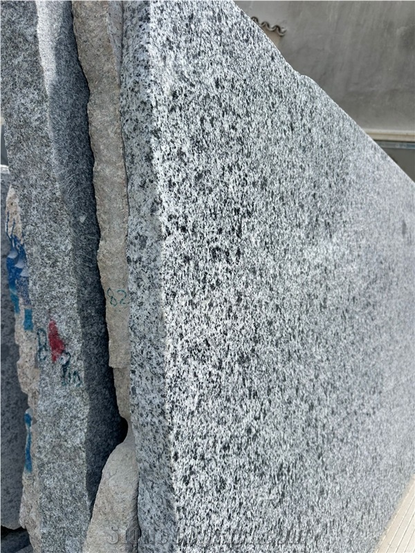New Halayeb Granite Slabs