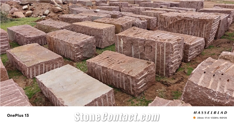 Ilkal NH Red Granite Rough Blocks