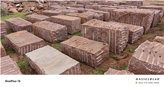Ilkal NH Red Granite Rough Blocks