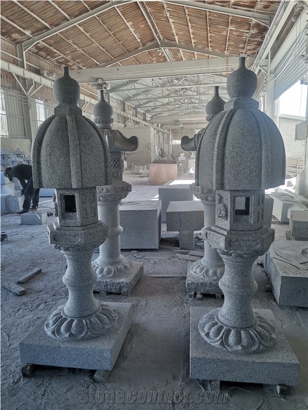 Customized Japanese Kasuga Lantern Garden Ornament