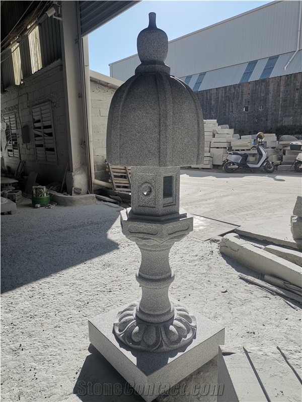 Customized Japanese Kasuga Lantern Garden Ornament