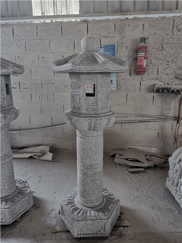 Customized Japanese Kasuga Lantern Garden Ornament