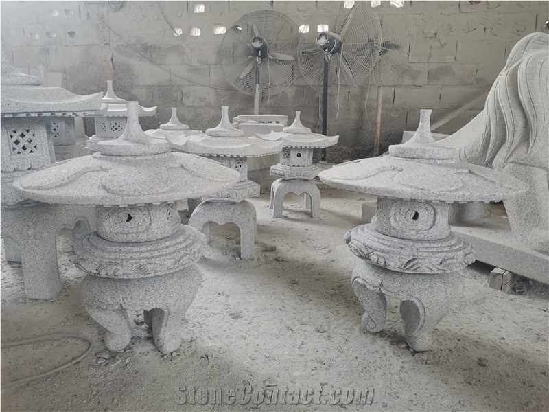 Round Roof Yukimi Doro Stone Garden Lanterns