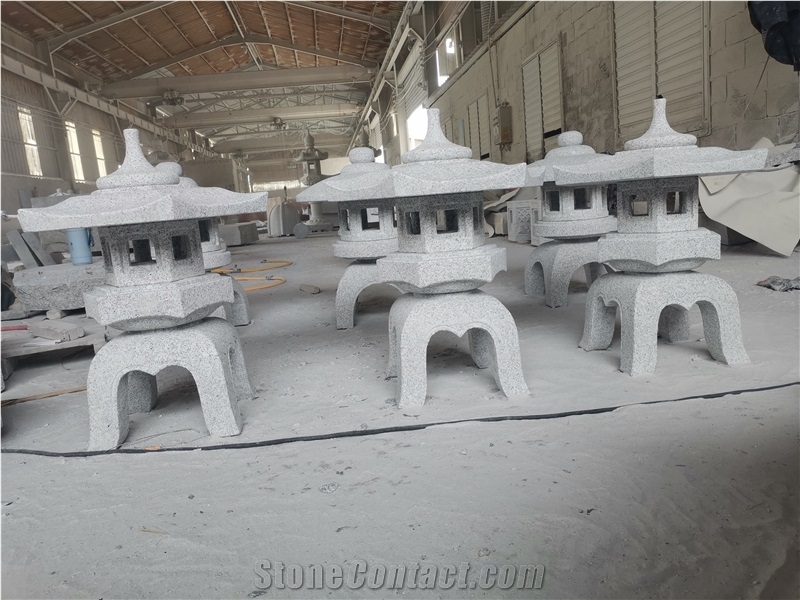 Round Roof Yukimi Doro Stone Garden Lanterns