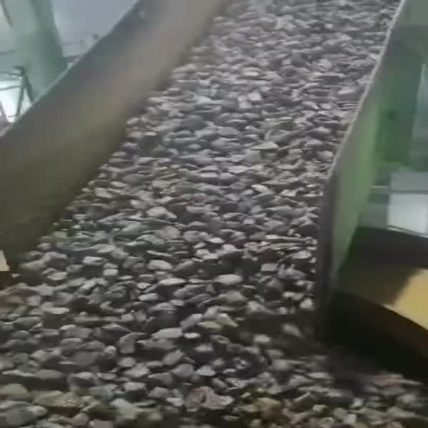 VSI  Vertical shaft impact crusher 