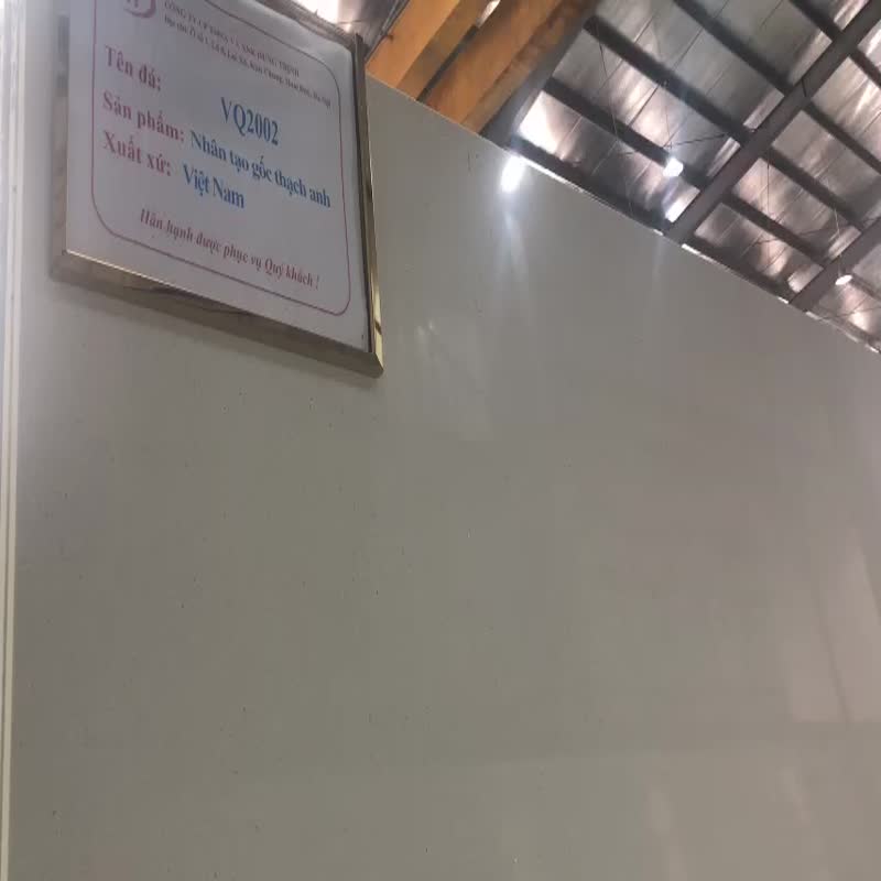 93% Quartz Stone Cut To Make Kitchen Countertops