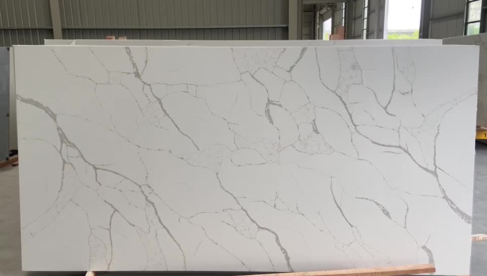 New Design Calacatta Look Artificial Engineered Quartz Slabs