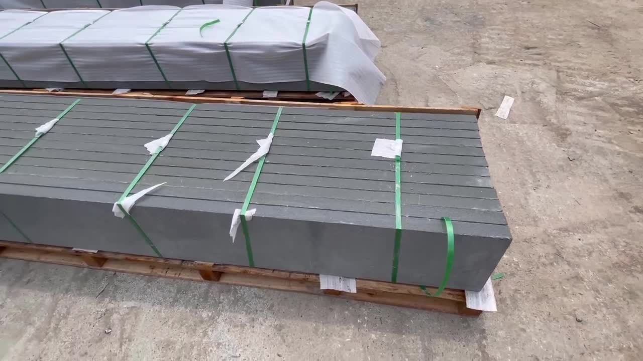 Black Sandstone Flamed Heat Treatment Tread