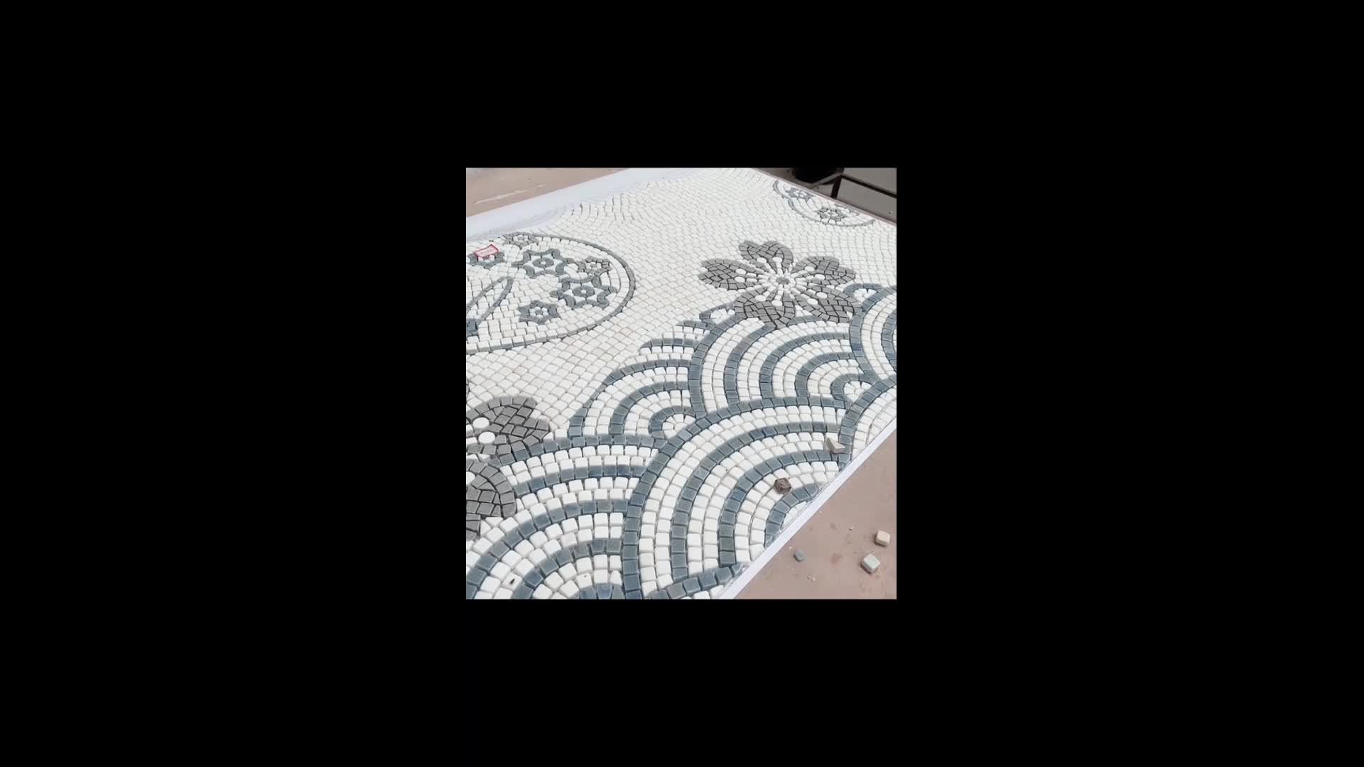 Tumbled Marble Pattern Mosaic Tiles