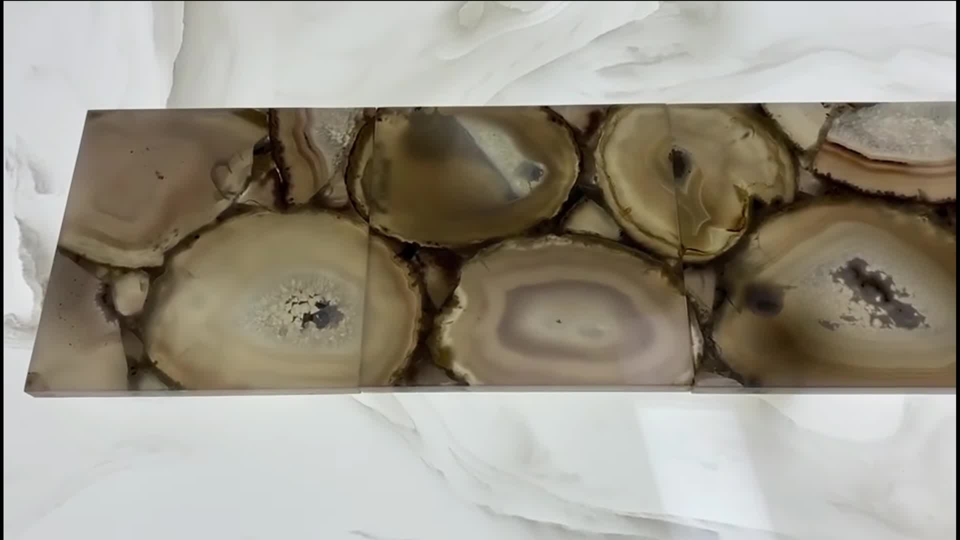 Customized Translucent White Agate Kitchen Island Top