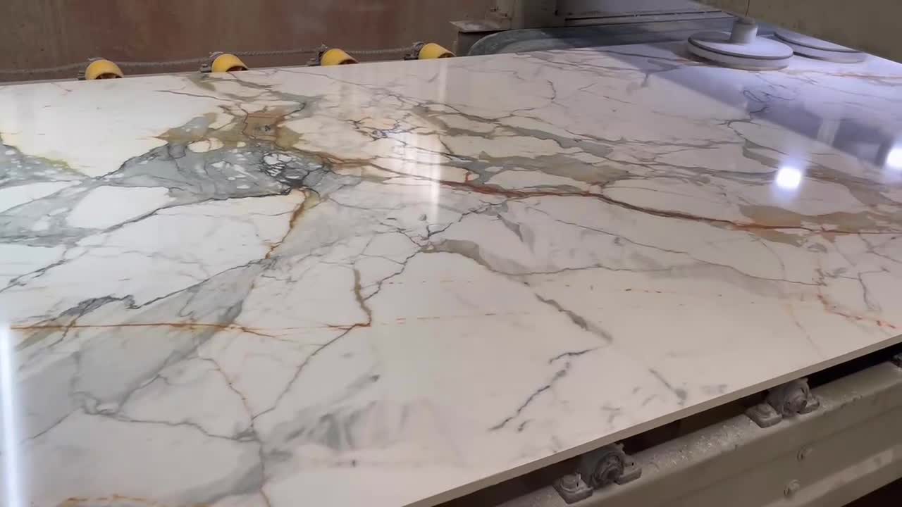 New Design Calacatta Quartz Tiles & Slab