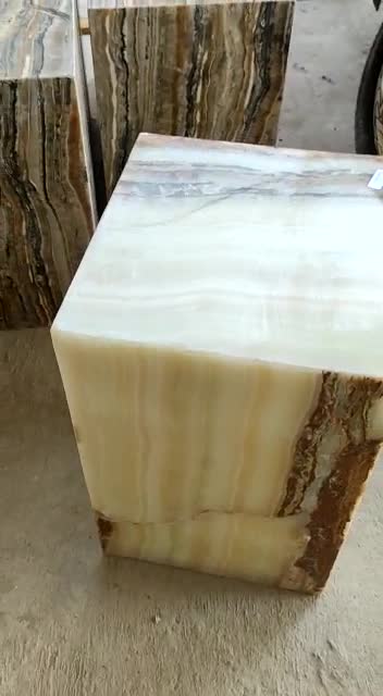 Onyx Stool