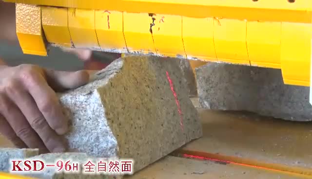 Natural Face Splitting And Stamping Machine Used Stone Scrap