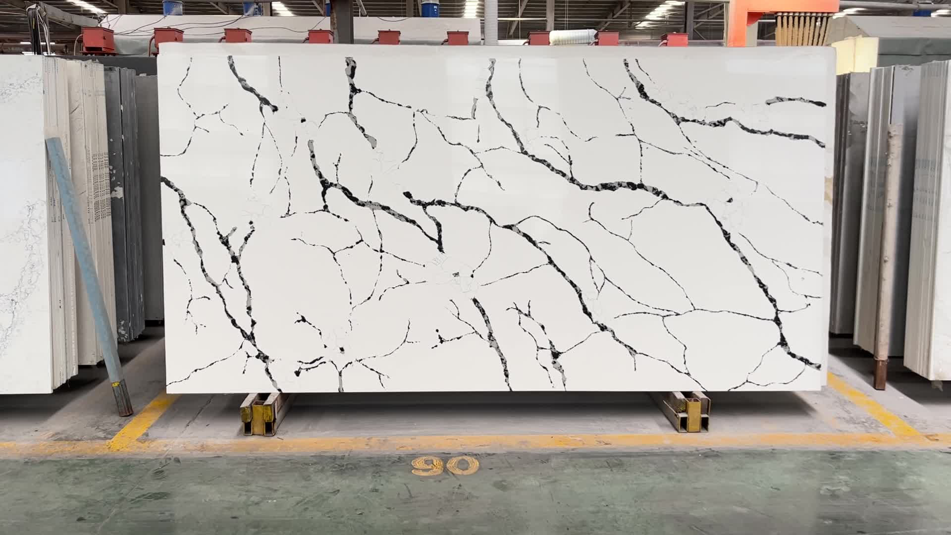 Cheap Stock Quartz Black Artificial Calacatta